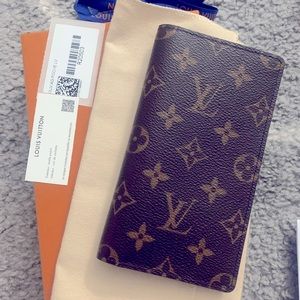 🔴SOLD🔴 LOUIS VUITTON Agenda Cover/Checkbook